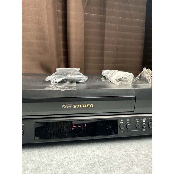 JVC Stereo Video Cassette Recorder VCR Black HR-J692U Hi-Fi SQPB Remote - Picture 14 of 14
